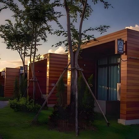 The Infinite Resort Nakhon Sawan Exterior photo