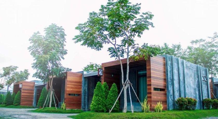 The Infinite Resort Nakhon Sawan Exterior photo