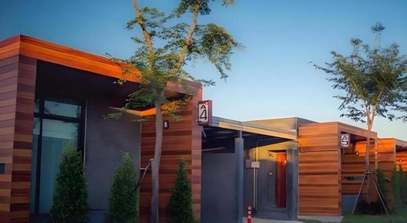 The Infinite Resort Nakhon Sawan Exterior photo